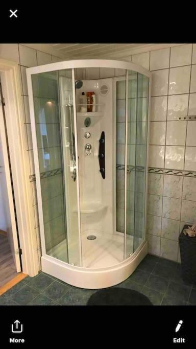 Comfortable 3 Bedroom Apartment On One Floor. Sandefjord Kültér fotó